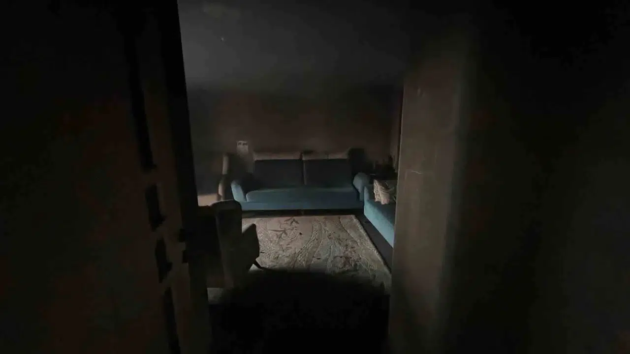 Turgutlu'da dehşet anları: Evini ateşe verip kaçarken linç edilmekten polis kurtardı