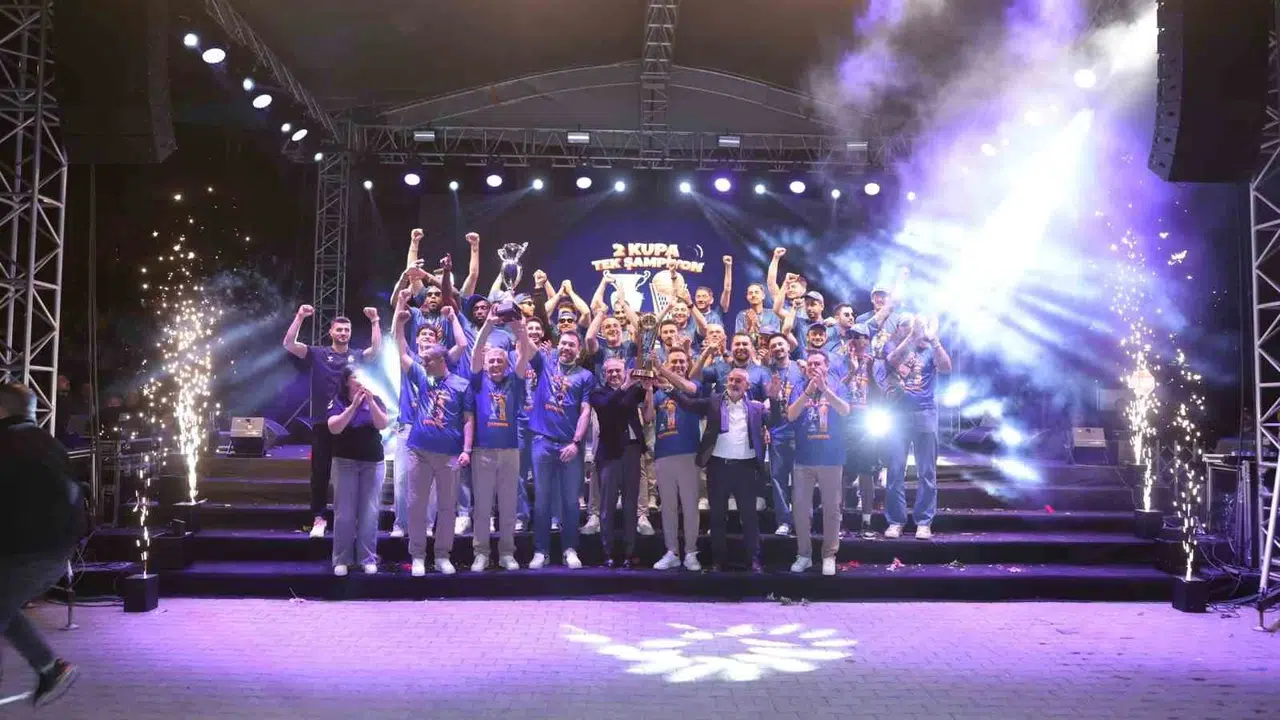 5 yılda 5 kupa: Çayırova Belediyesi tarih yazdı, Süper Lig coşkusu sokaklara taştı