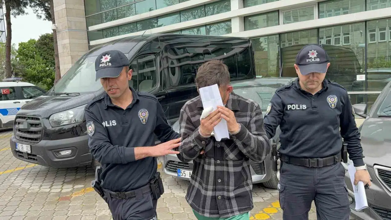 Samsun’da alkolün dozunu kaçıran şahıs dehşet saçtı: Bıçaklı kavgada son durak cezaevi oldu