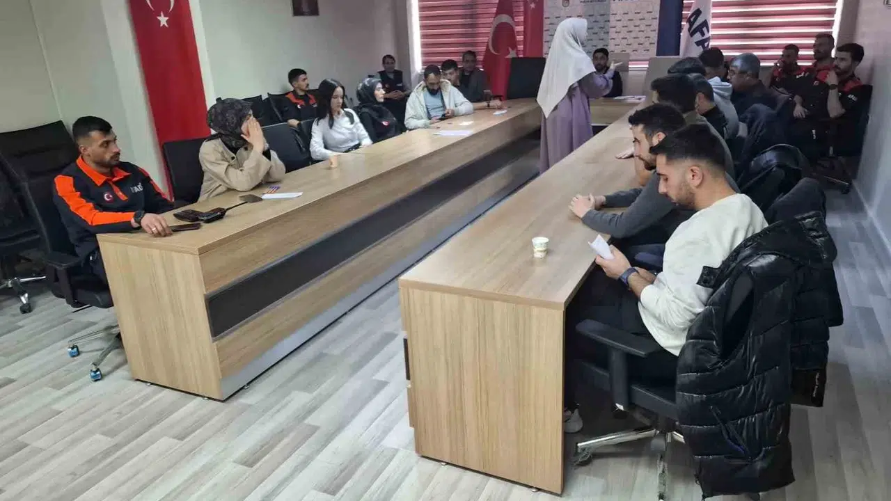 Afetzedelere uzanan şefkat eli: AFAD personeline kritik eğitim