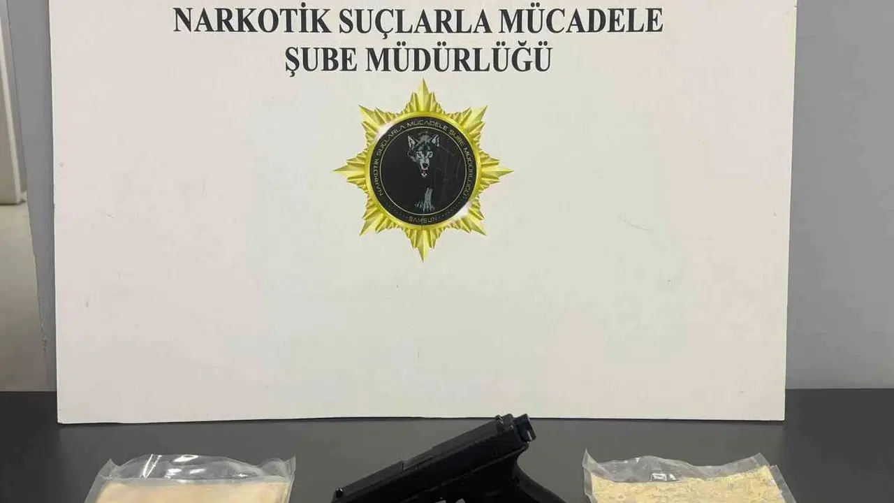 Samsun'da zehir tacirlerine ağır darbe: Evinden cephanelik ve uyuşturucu hammaddesi çıktı