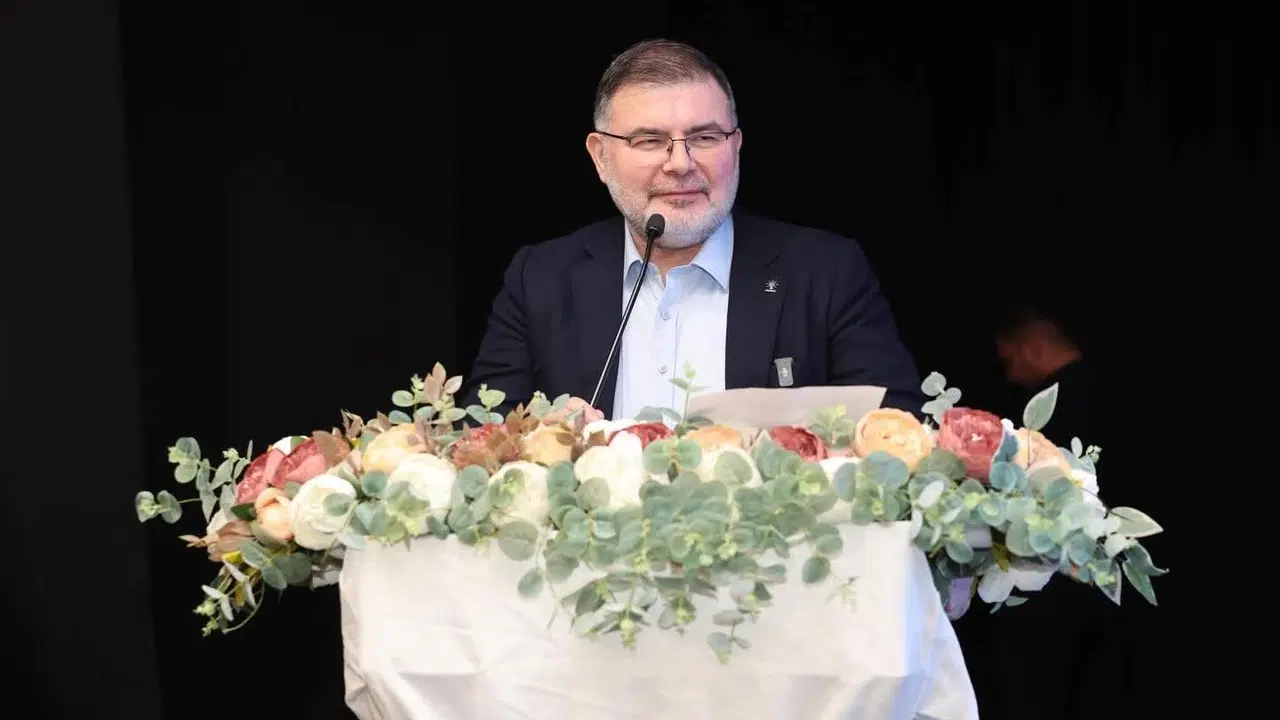 İzmir'de AK Parti rüzgarı: Bin 297 mahalle başkanıyla dev buluşma