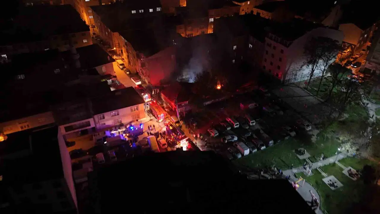 Eskişehir’de korku dolu gece: Patlama sesleriyle başlayan yangın apartmana sıçradı