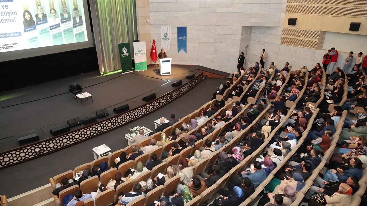 Karatay'da aile bağlarını güçlendiren buluşma: Sevgi ve sınır dengesi masaya yatırıldı