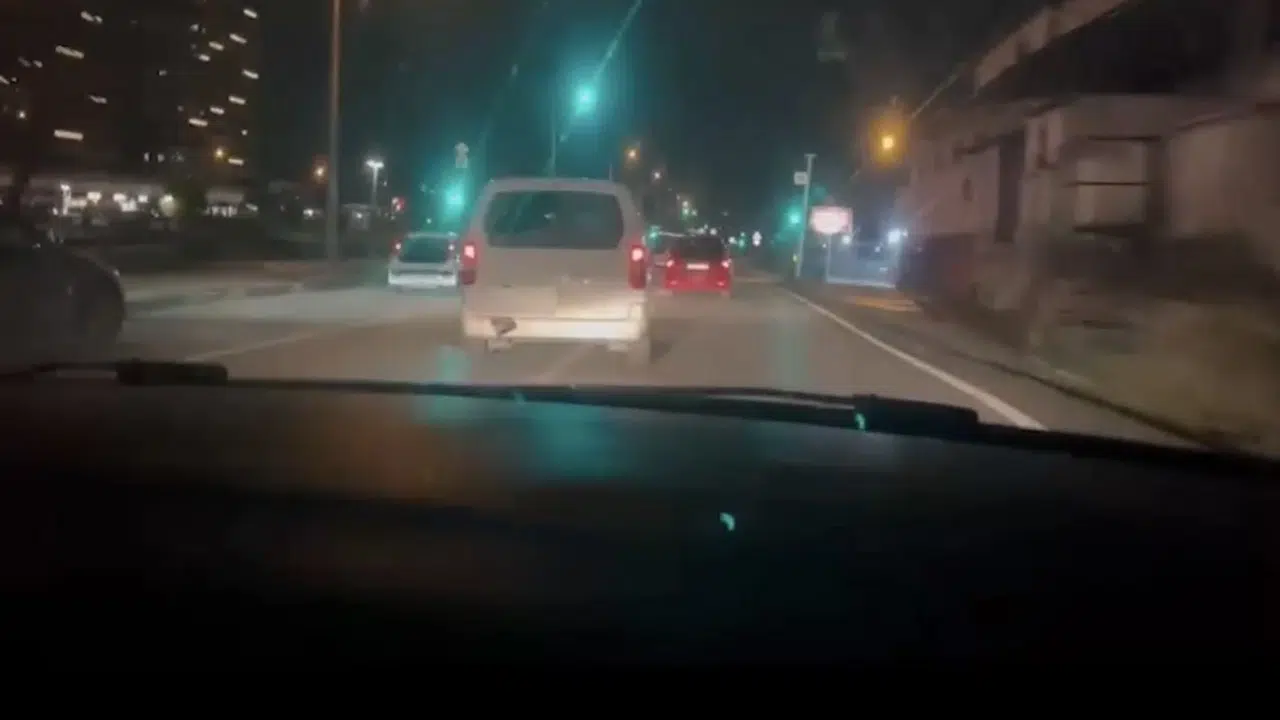 Kargo aracını kontakta anahtarla bırakınca olanlar oldu: Fırsatçı hırsızlar polisten kaçamadı