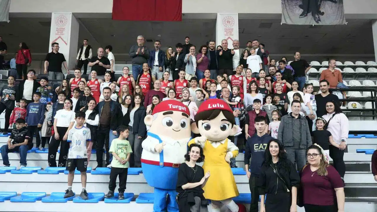 Turgutlu’nun potadaki sultanları play-off’a fırtına gibi girdi: Yalova VIP’e geçit yok