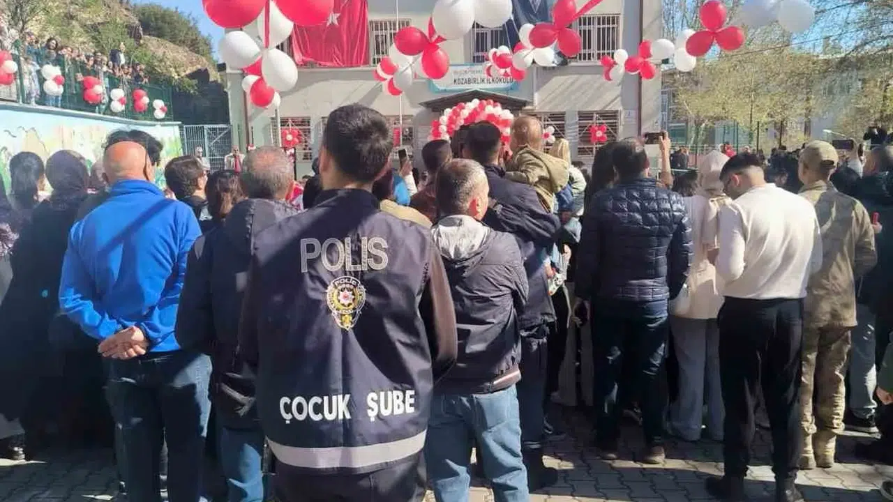 Bilecik’te öğrencilerin huzuru için düğmeye basıldı: Polis ekipleri okul çevrelerini markaja aldı