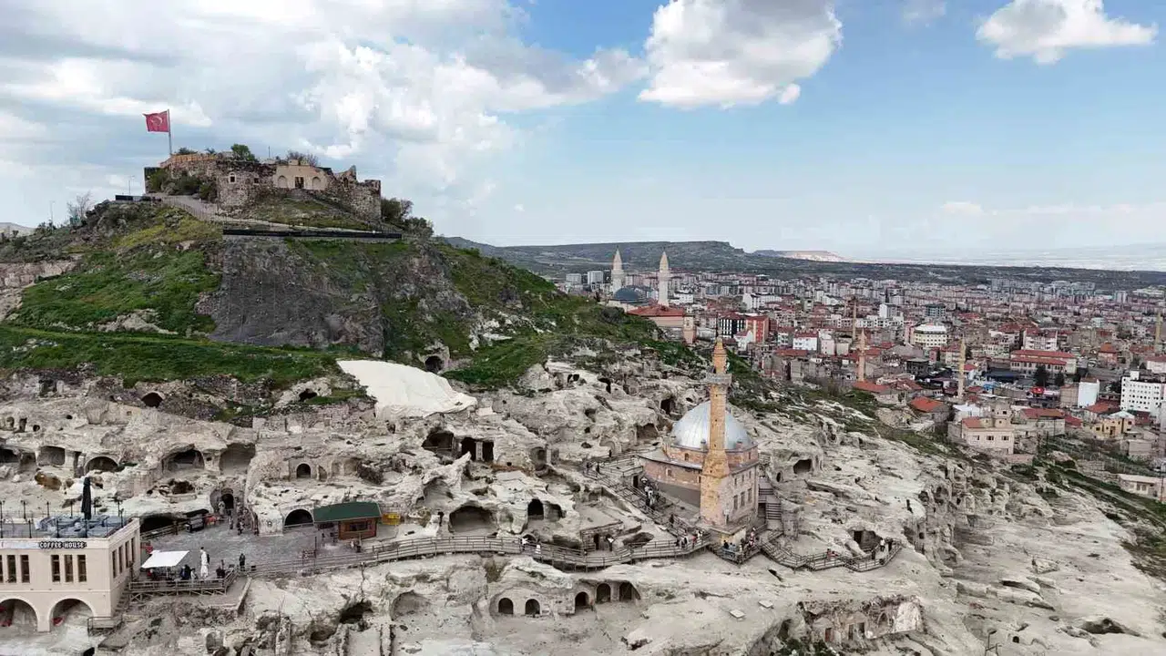 Nevşehir'de tarihi değişim: Raşitbey artık Kapadokya Mahallesi oldu