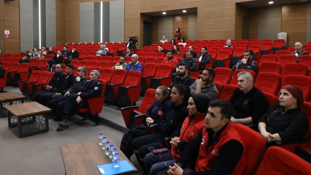 Olası felaketlere karşı tam donanımlı ekip: Melikgazi'de yangınla mücadele seferberliği