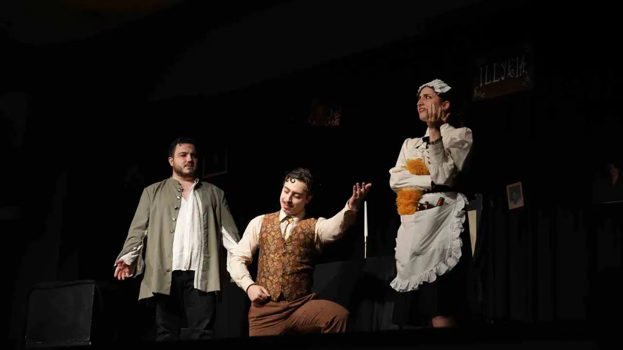 Tiyatronun kalbi İzmir Ekonomi’de attı: 5 gün süren sanat şöleni binlerce kişiyi ağırladı