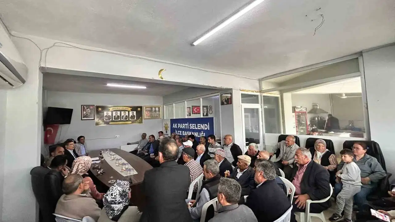 Selendi’de AK Parti mesaisi: Sahadaki gücü artırmak için düğmeye basıldı