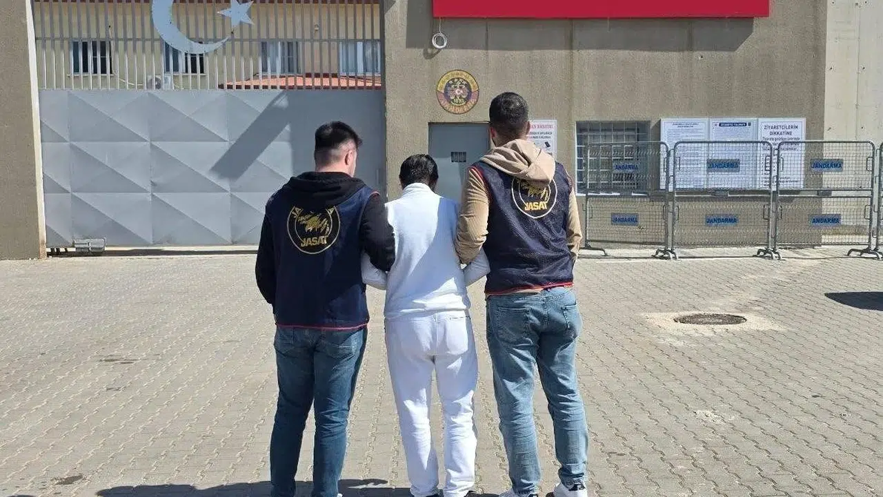 15 yıllık hapis cezasıyla her yerde aranıyordu: Jandarma operasyonuyla kıskıvrak yakalandı