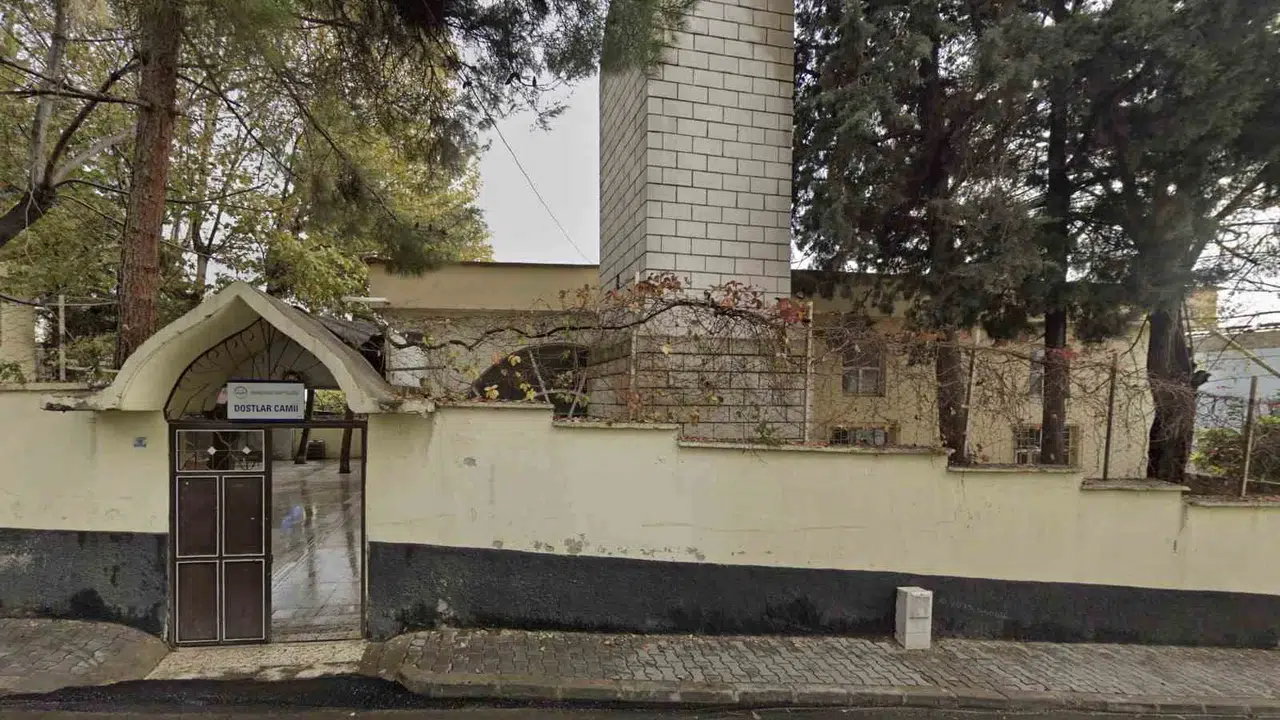 Depremin izlerini silmek için dev yatırım: Dostlar Camii küllerinden doğuyor