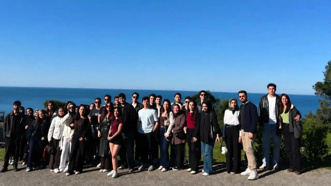 Samsun’dan Sinop’a kültür ve doğa yolculuğu: Gençler  mutlu şehir e hayran kaldı