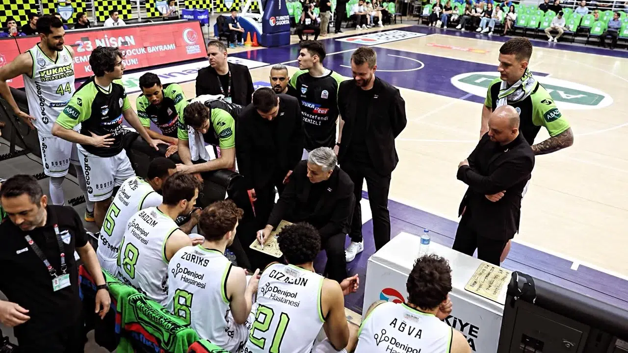 Denizli'de Avrupa rüyası bitmedi: Merkezefendi nefes kesen maçta Mersin'i devirdi