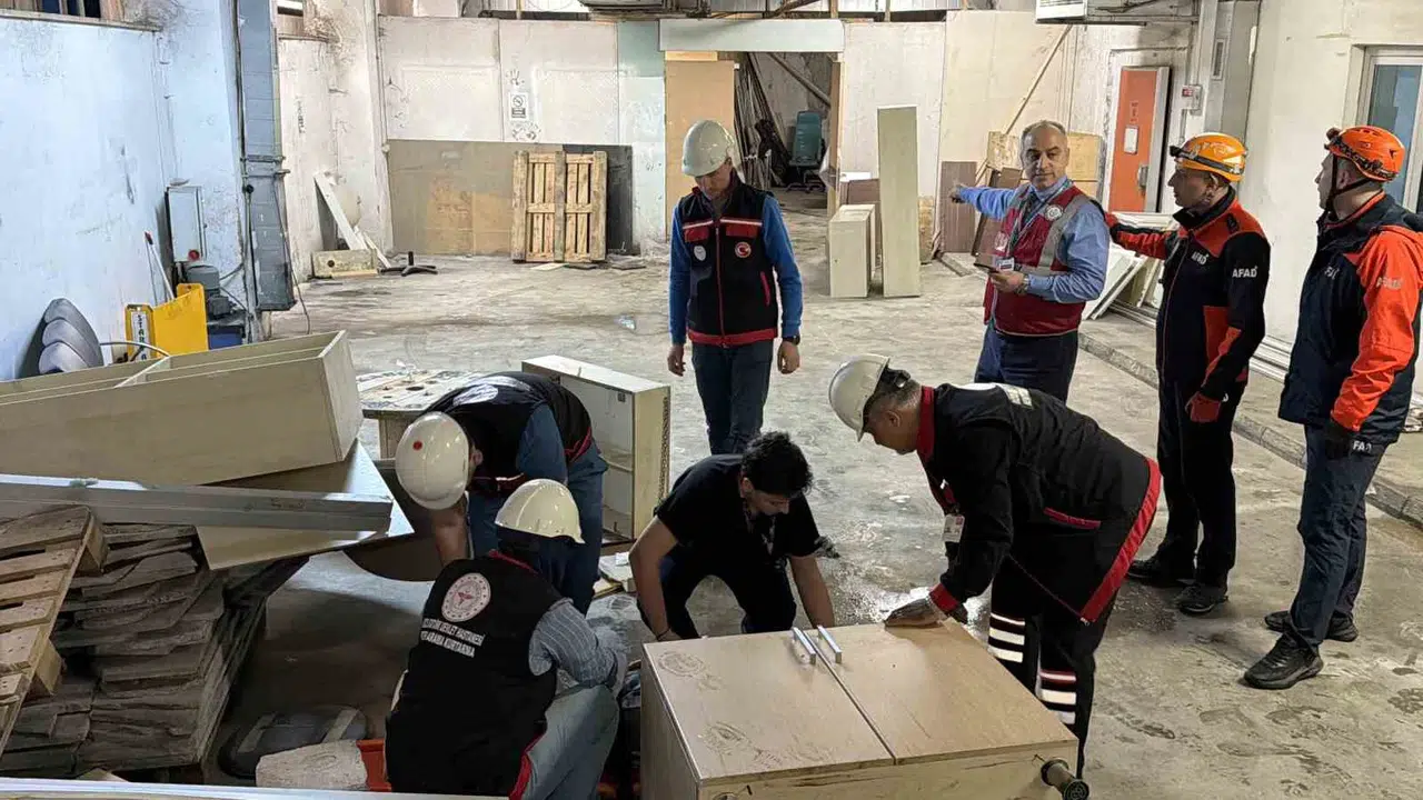 Düzce'de nefes kesen anlar: Hastanede deprem paniği gerçeği aratmadı