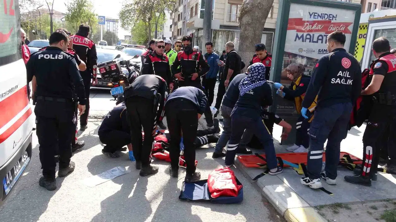 Malatya'da acı kaza: Görev başındaki yunus timleri otomobille çarpıştı