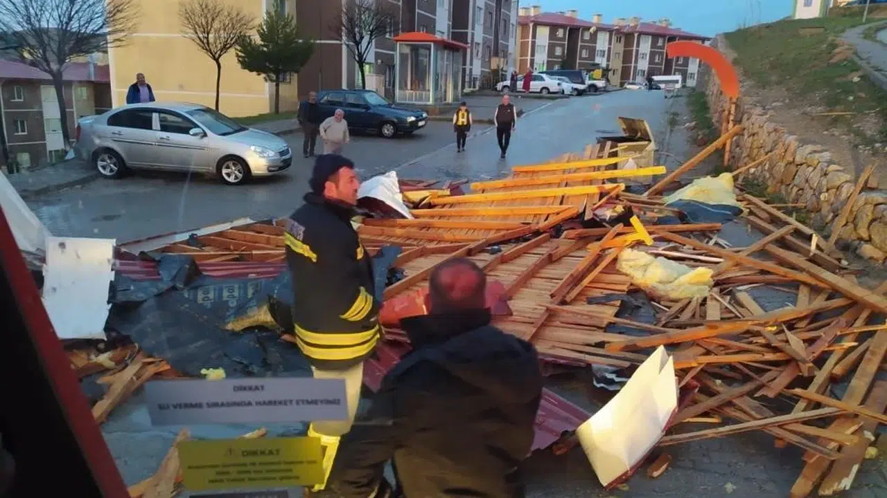 Bayburt ve çevresine fırtına alarmı: Meteorolojiden kritik uyarılar peş peşe geldi