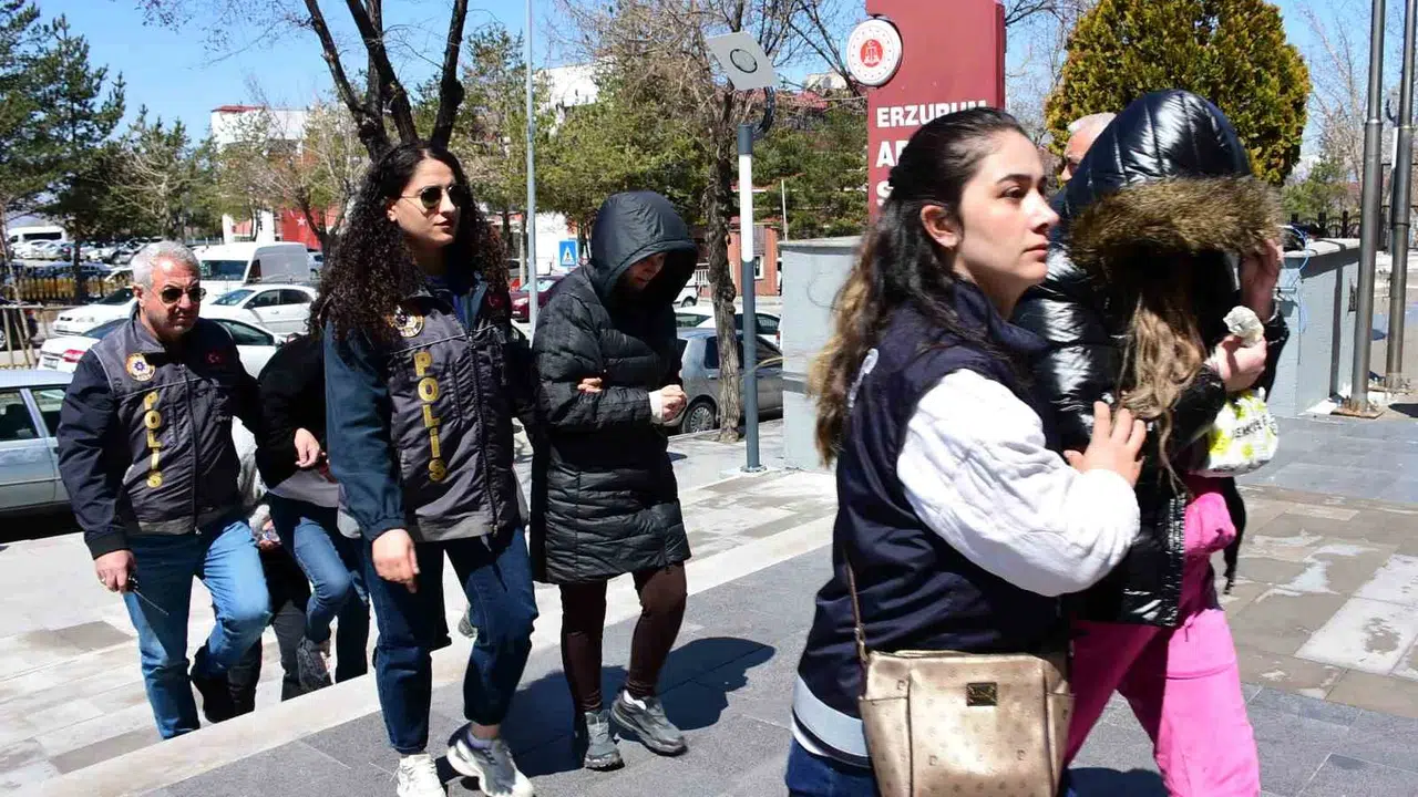 Erzurum'da masaj salonu kılıfına bürünmüş fuhuş ağı çökertildi: 23 kadın kurtarıldı