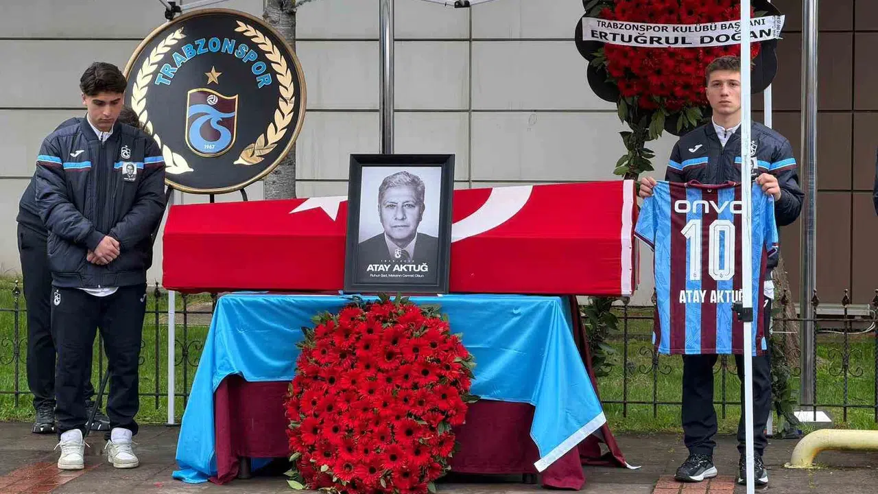 Trabzonspor'un efsane ismi Atay Aktuğ'a veda: Bordo-mavili camia yas içinde