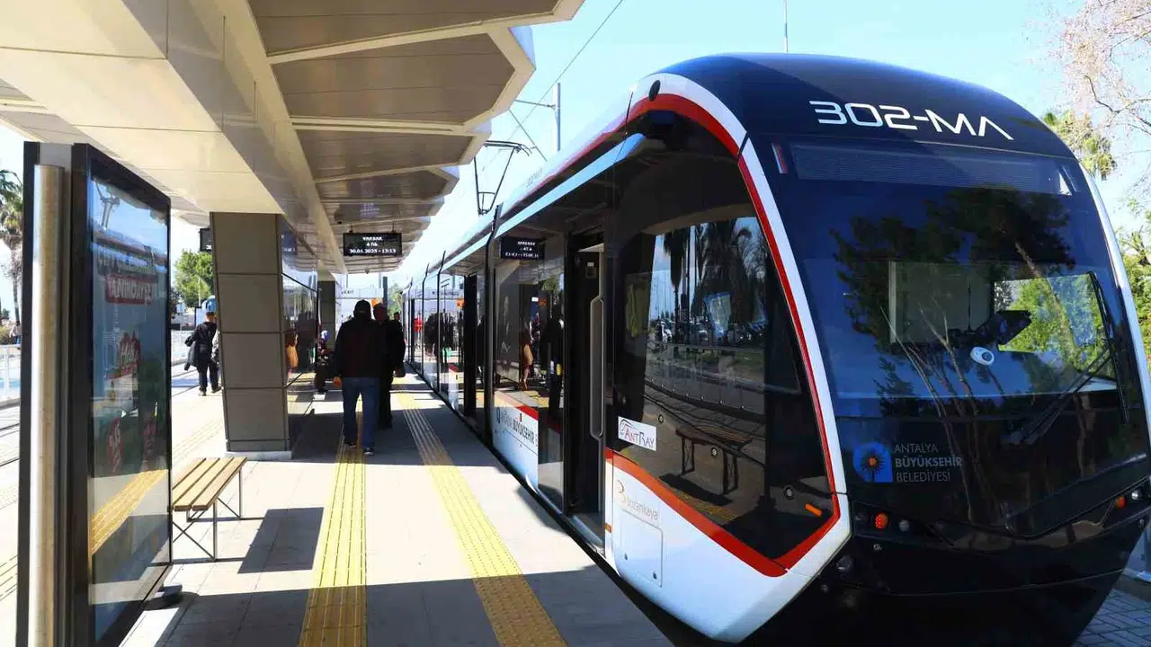 Antalya'da 1 Mayıs müjdesi: Toplu ulaşım gün boyu ücretsiz olacak