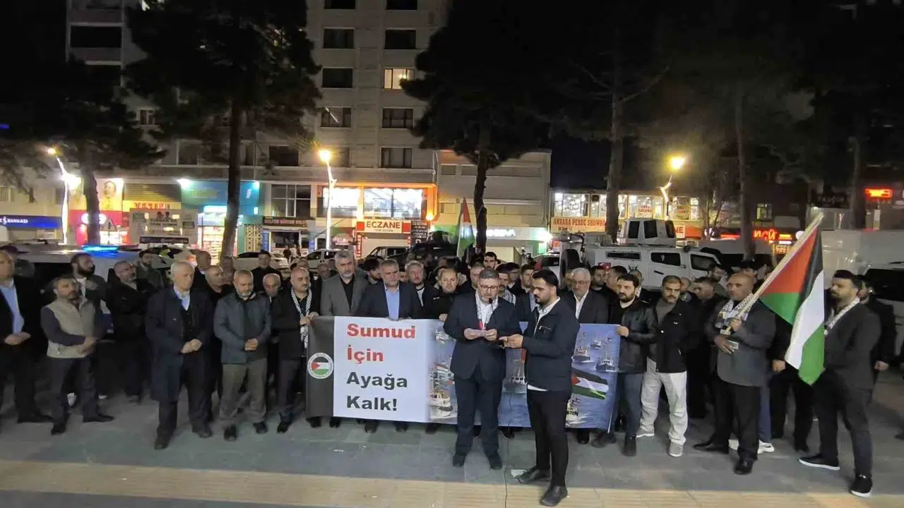 Tatvan'dan Gazze'ye yükselen öfke: Global Sumud Filosu için meydanlara indiler