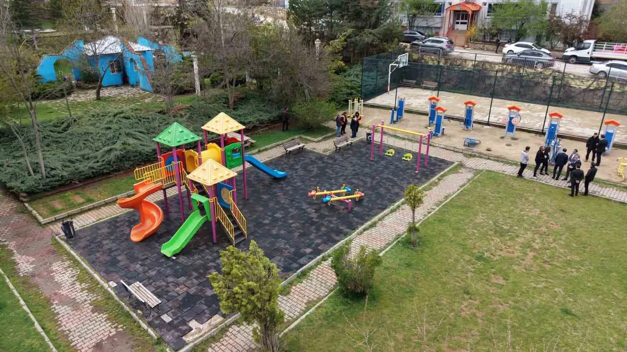 Tunceli’de spor seferberliği: Yıpranan sahalar baştan aşağı yenileniyor