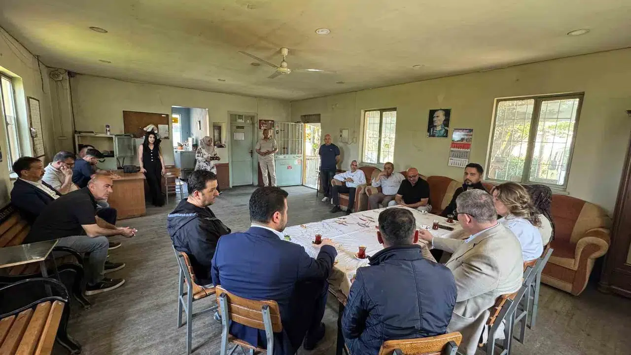 Direksiyon başındaki emekçilerin sesi oldu: Başkan Subaşıoğlu Sevindik durağında mesaiye ortak oldu