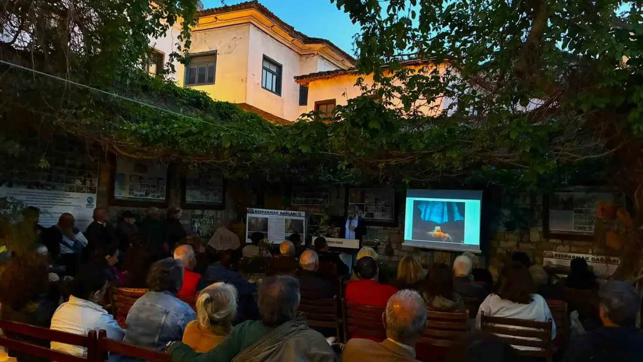 Göz ameliyatından okyanusun derinliklerine: Bir cerrahın objektifinden yaşamın sırları