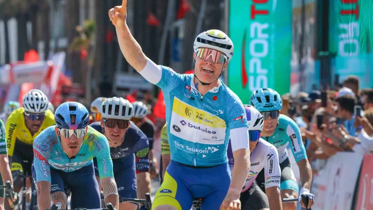 61. Cumhurbaşkanlığı Türkiye Bisiklet Turu’nda Tom Crabbe fırtınası: Genç yetenekten duble zafer