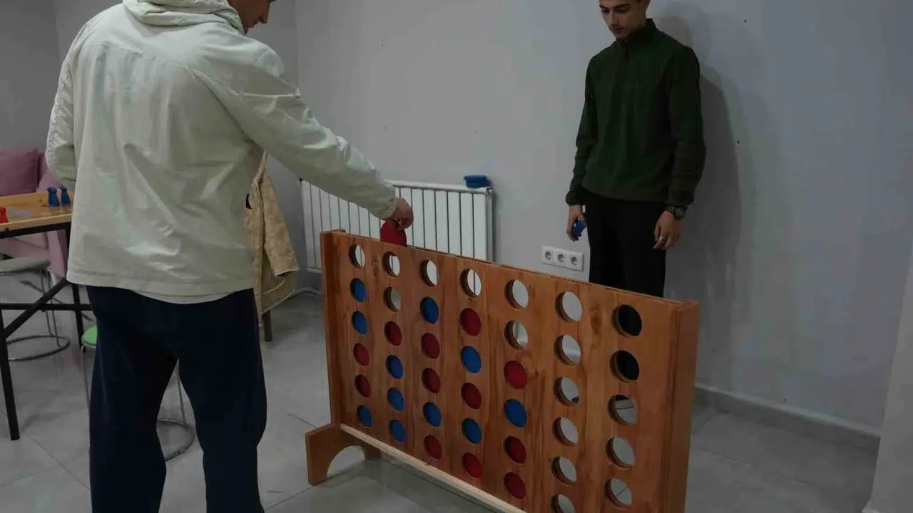 Düzce’de gençlerin yeni rotası belli oldu: Hem ders çalışıp hem eğlenecekleri merkez kapılarını açtı