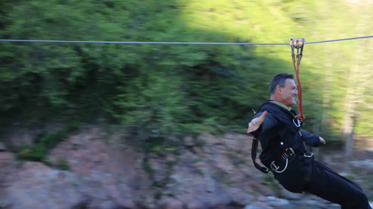 Alpay Özalan'dan Rize'de iddialı 2026 mesajı: Cumhurbaşkanımıza büyük bir hediye borcumuz var