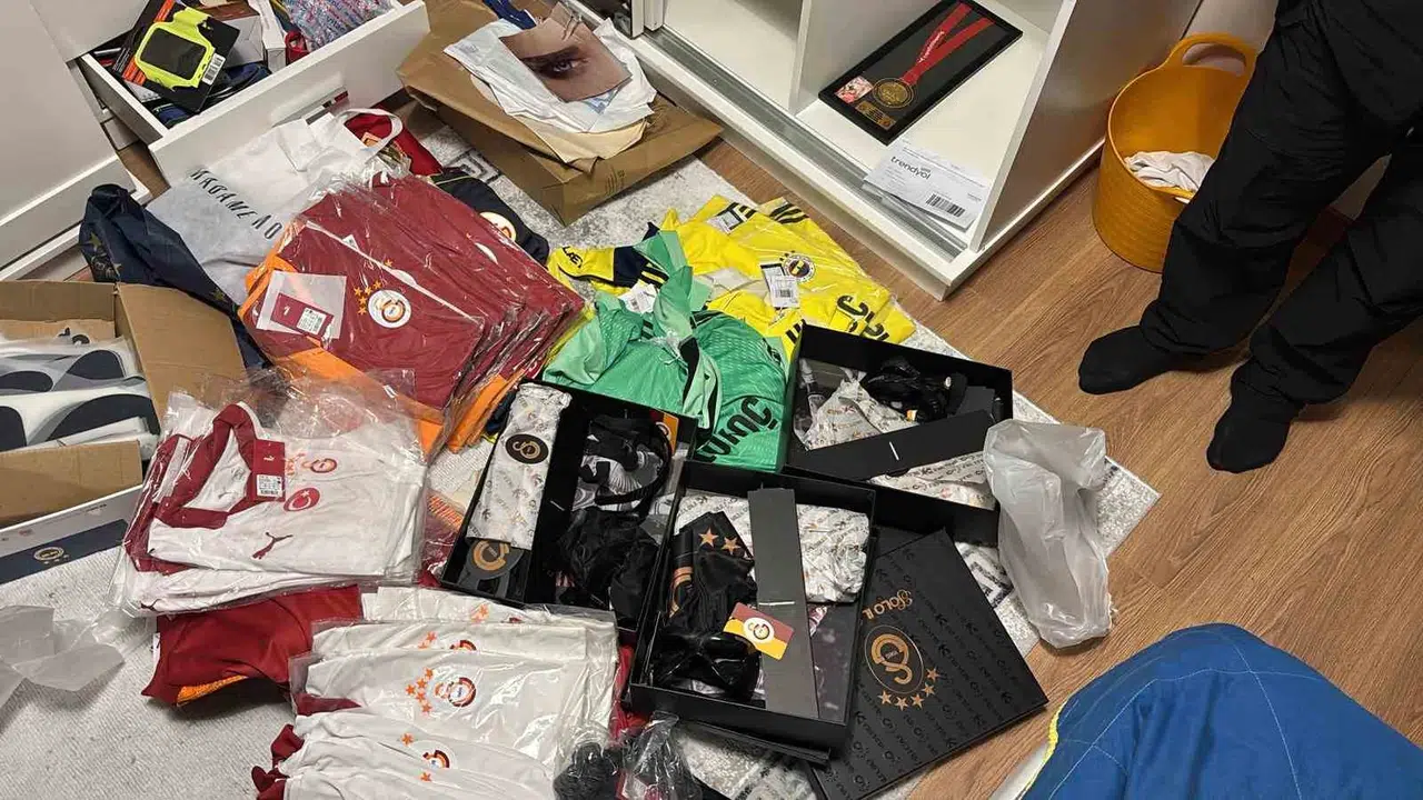 Derbi biletlerini saniyeler içinde tükettiler: Passolig'i kilitleyen karaborsa şebekesine büyük darbe