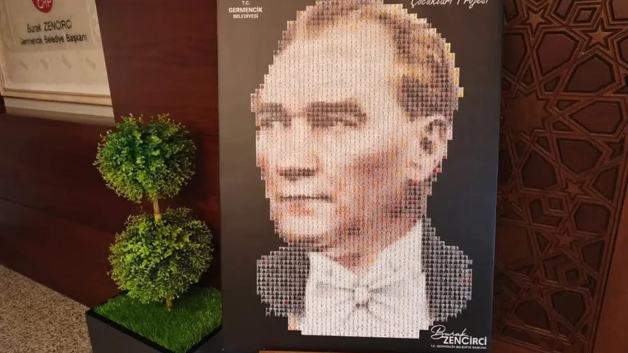 Germencik’te 500 çocuk tek bir yürek oldu: 3 bin 600 kareden dev Atatürk portresi