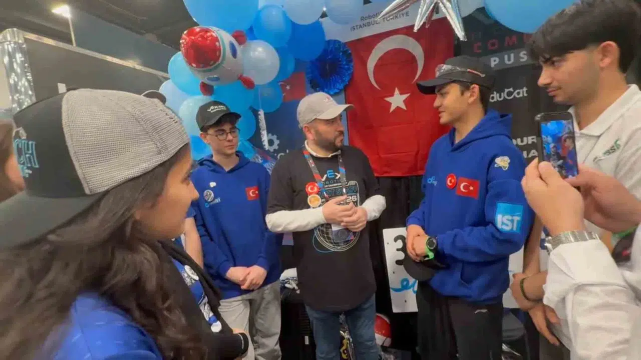 Arnavutköy’ün genç mucitleri dünya devlerini geride bıraktı: ABD’den ödülle döndüler