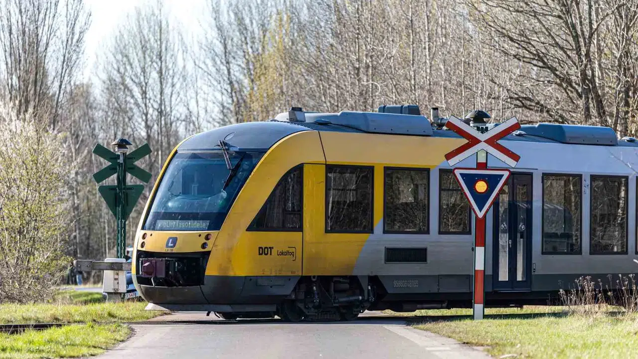 Danimarka’da sabah dehşeti: İki tren kafa kafaya çarpıştı, çok sayıda yaralı var