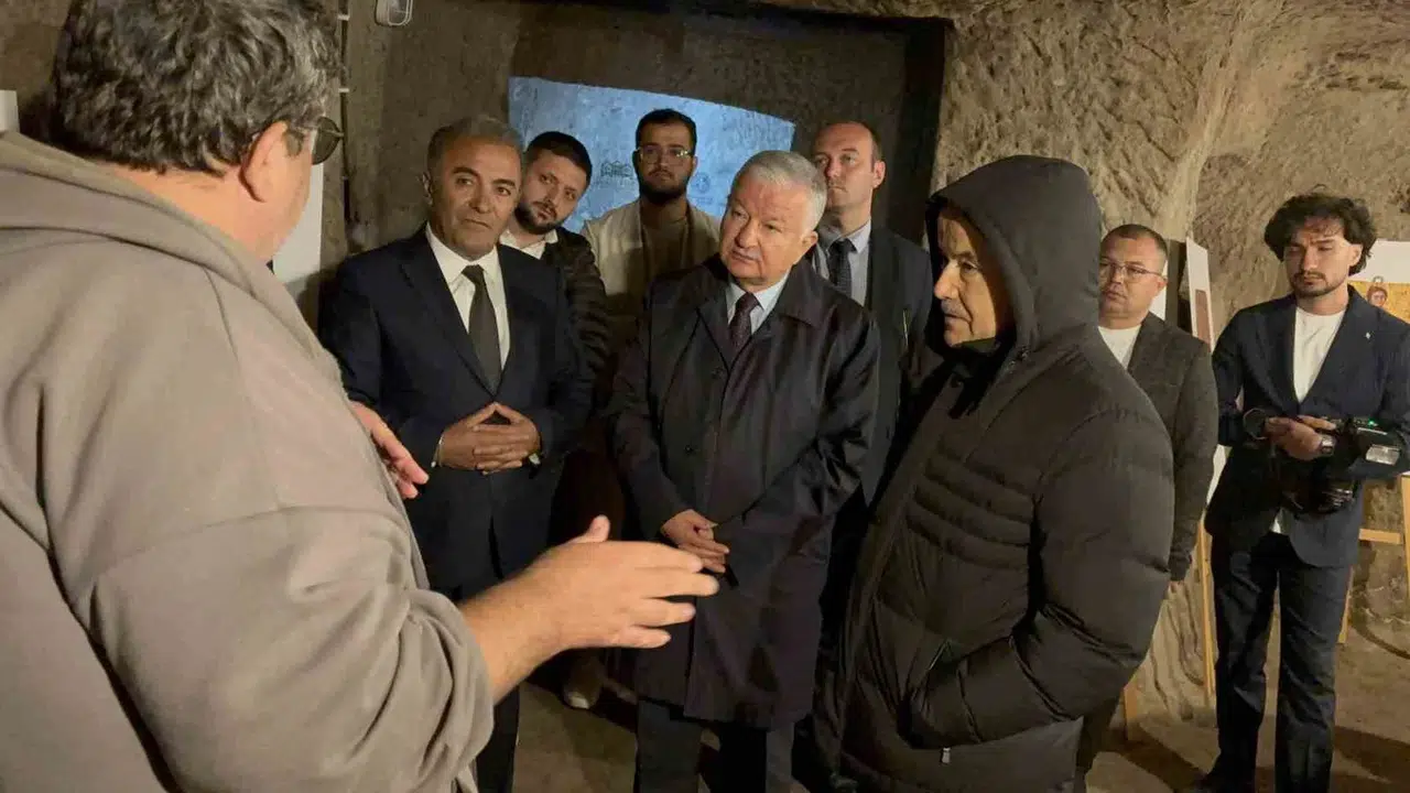 Tarihin derinliklerinde sanat yolculuğu: Güzelyurt’un yeraltı şehrinde büyüleyici sergi