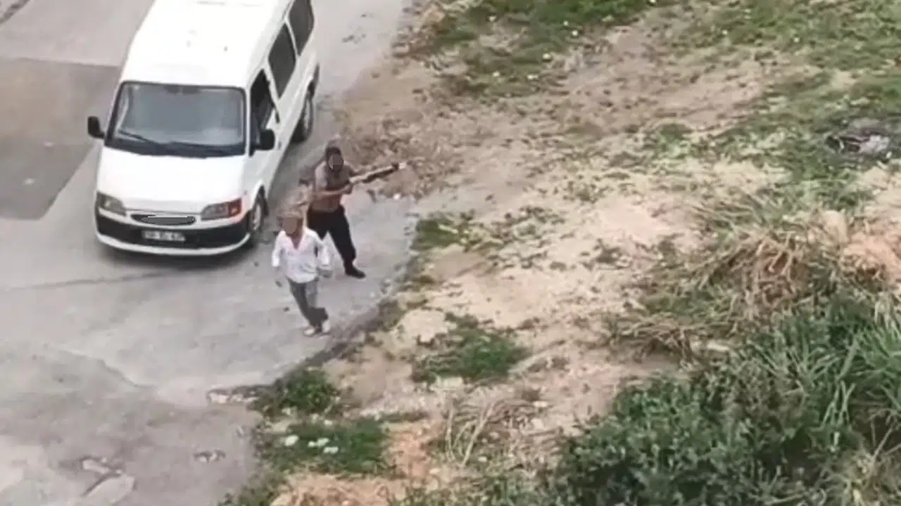 Tarsus'ta gerilim tırmandı: Dün taşlı saldırı, bugün silahlı çatışma!