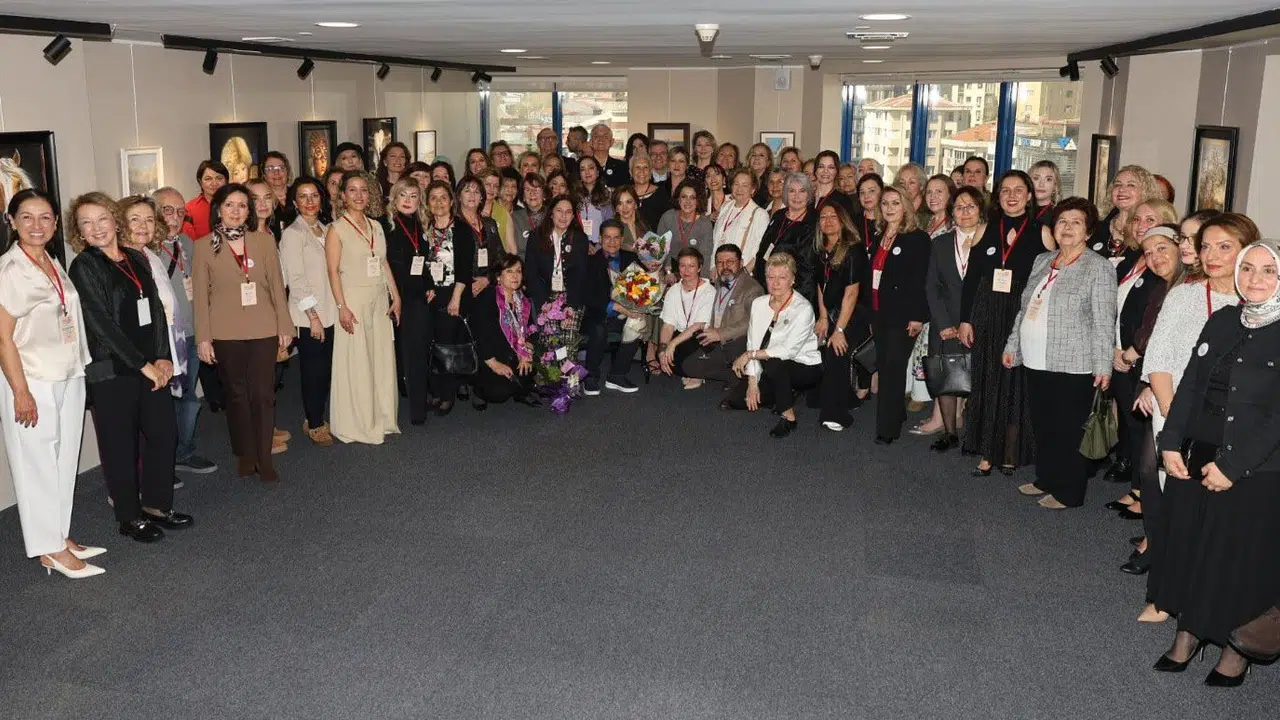 Sanatın incelikli dünyası Mete Art Galeri’de buluştu: Toz ve Işık sergisi kapılarını açtı