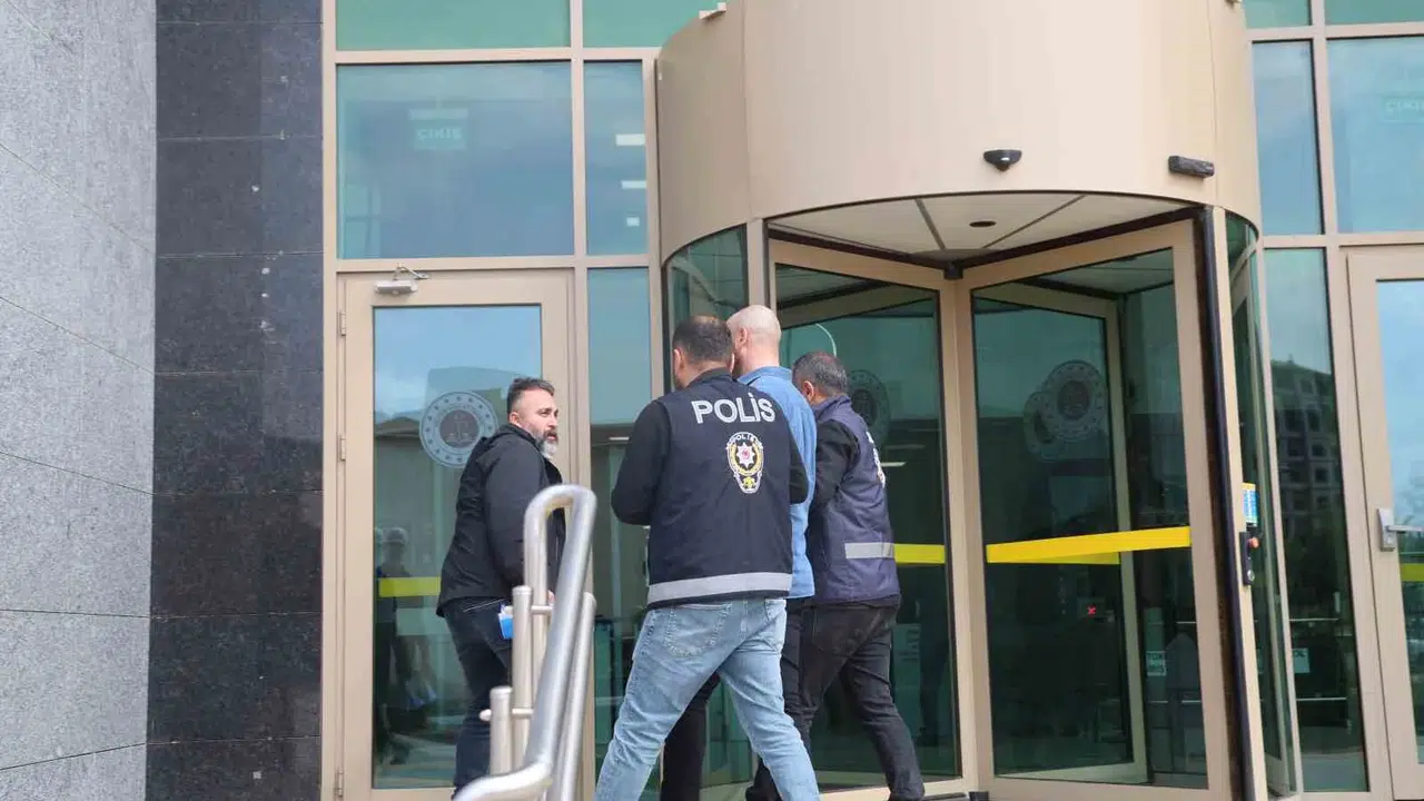 Polis uygulamasından kaçarken yakalandı: İYİ Partili başkanın kardeşi 26 yıl hapisle cezaevine gönderildi