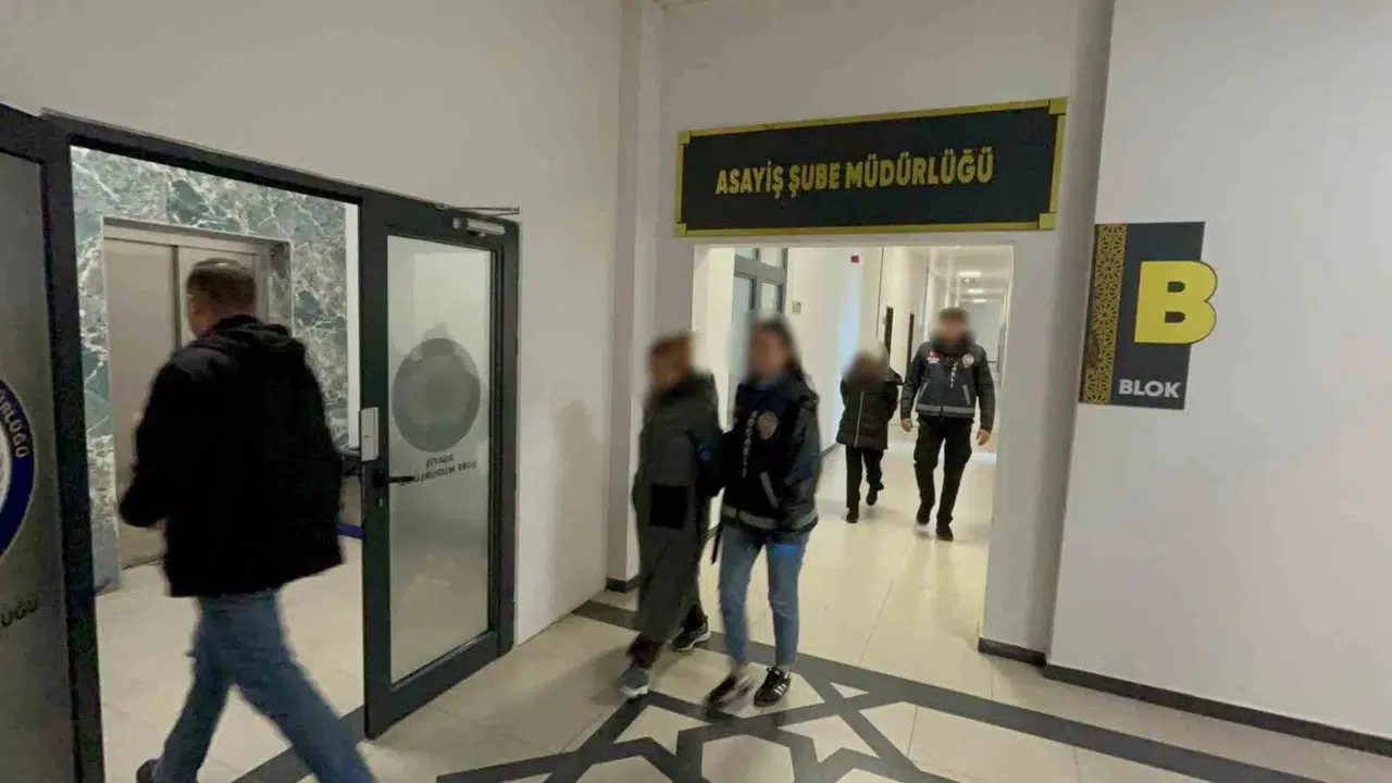 Gebze'deki hırsızlık şüphelileri İstanbul'da yakayı ele verdi: 70 bin liralık vurgun cezaeviyle bitti