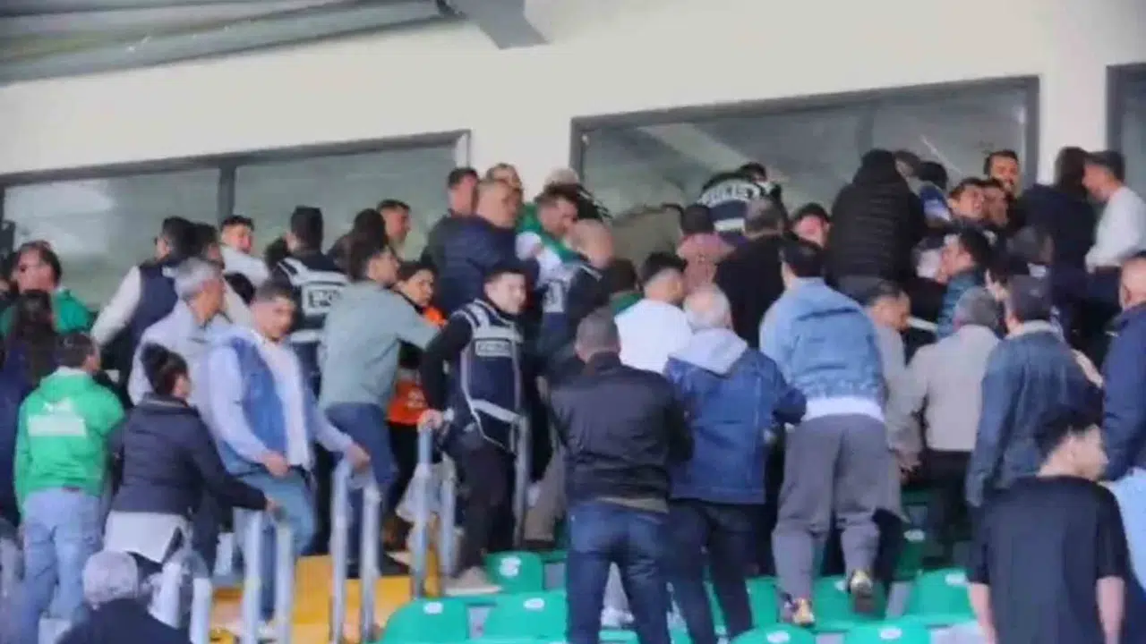 Sahada gol sesi çıkmadı ama tribünler savaş alanına döndü: Şanlıurfaspor yönetimi darp edildi