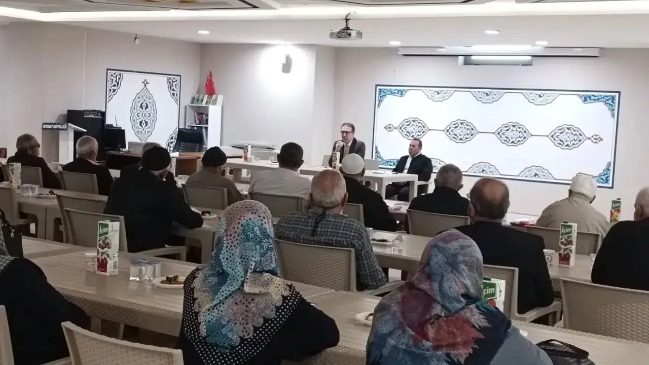 Hac yolcularına kutsal iklimin kapıları açılıyor: Müftü Aktaş’tan rehberlik eğitimi
