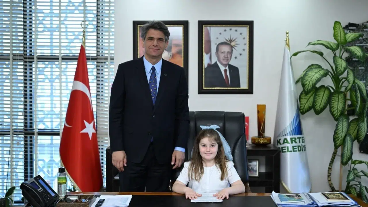 Kocaeli’de koltuklar miniklere emanet: Başkanlık makamında çocukların hayalleri konuşuldu