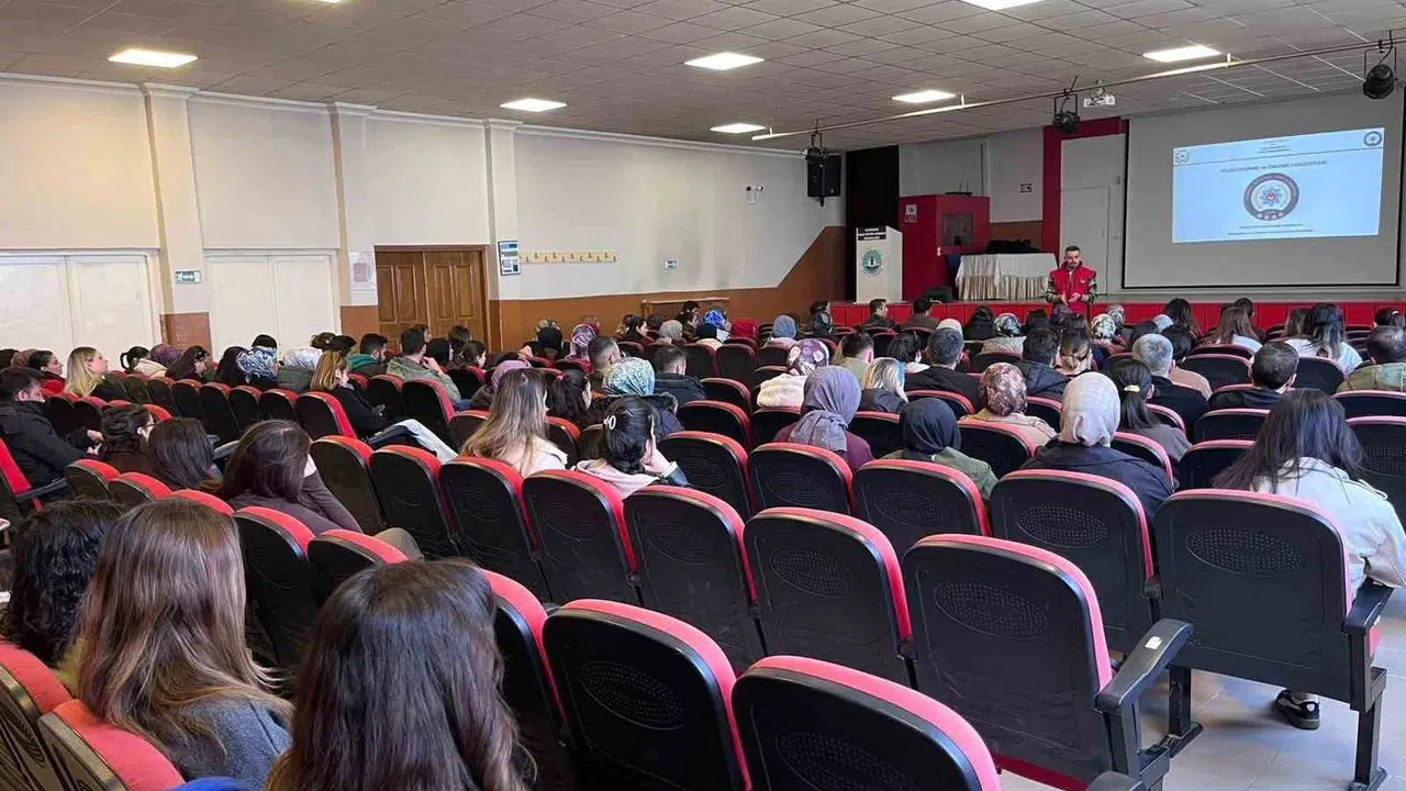 Kars'ta eğitim ordusuna güvenlik kalkanı: 442 öğretmene terörle mücadele eğitimi