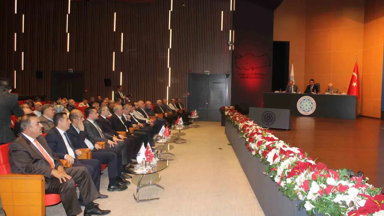 Küresel fırtınada sanayicinin pusulası: Gülsoy'dan  reel sektör  vurgusu