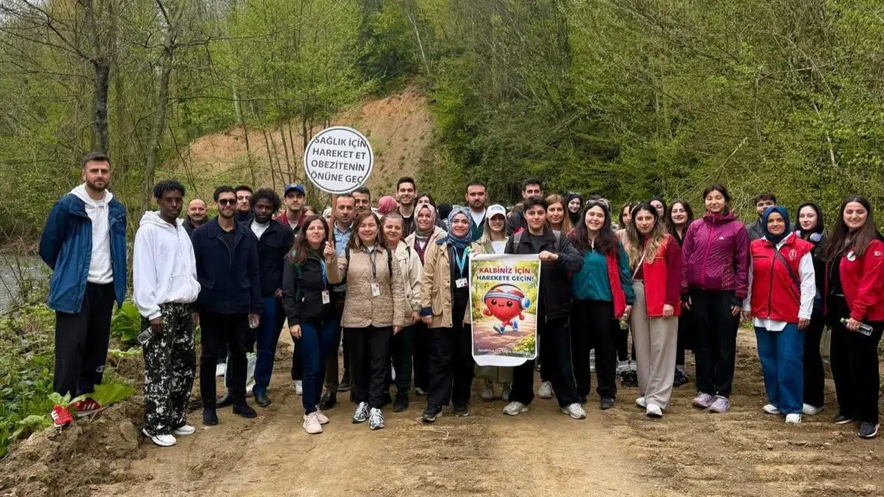 Doğa yürüyüşünde sağlık seferberliği: Adım adım kalp sağlığına