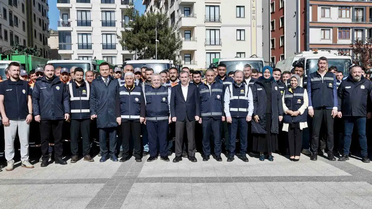 Sultanbeyli’de bahar temizliği seferberliği: 482 kişilik dev kadro sahaya indi