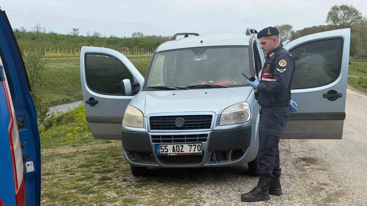Samsun'da şüpheli ölüm: Ekmek almaya çıkan genç adam aracında can verdi