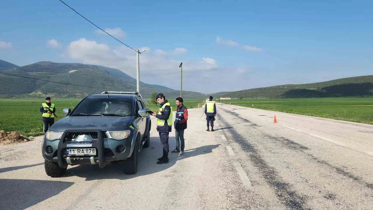 Kurban Bayramı öncesi Bilecik'te operasyon: Ekipler yollara indi, kaçak sevkiyata geçit yok